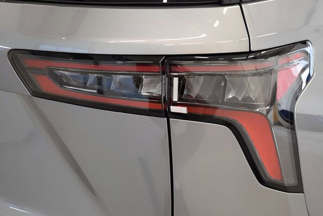 Used 2025 Chevrolet Equinox LT image 12