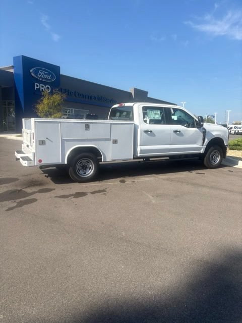 New 2026 Ford F250 XL w/ XL Chrome Package AWD/4WD image 5