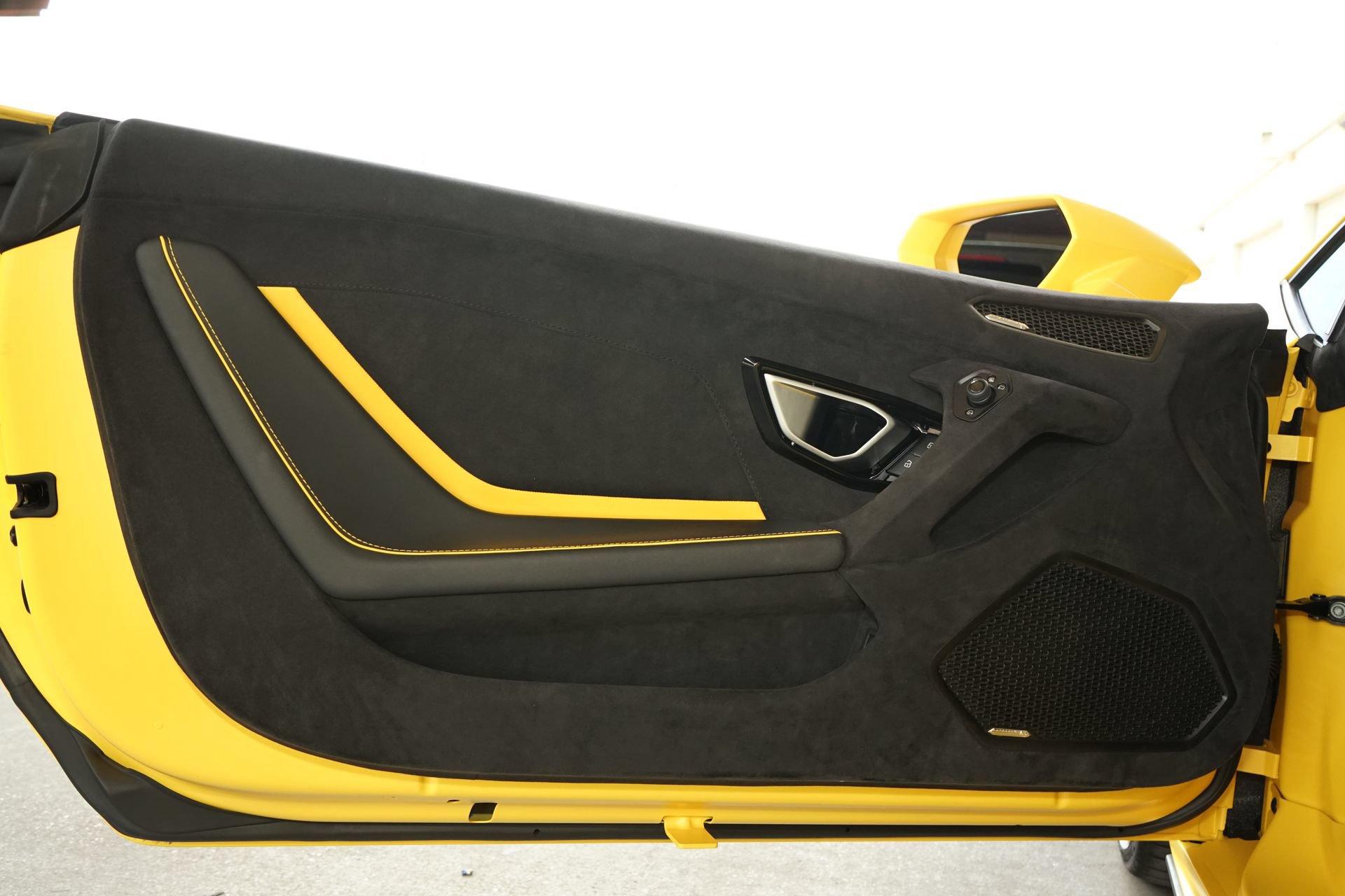 Used 2023 Lamborghini Huracan Tecnica RWD image 24