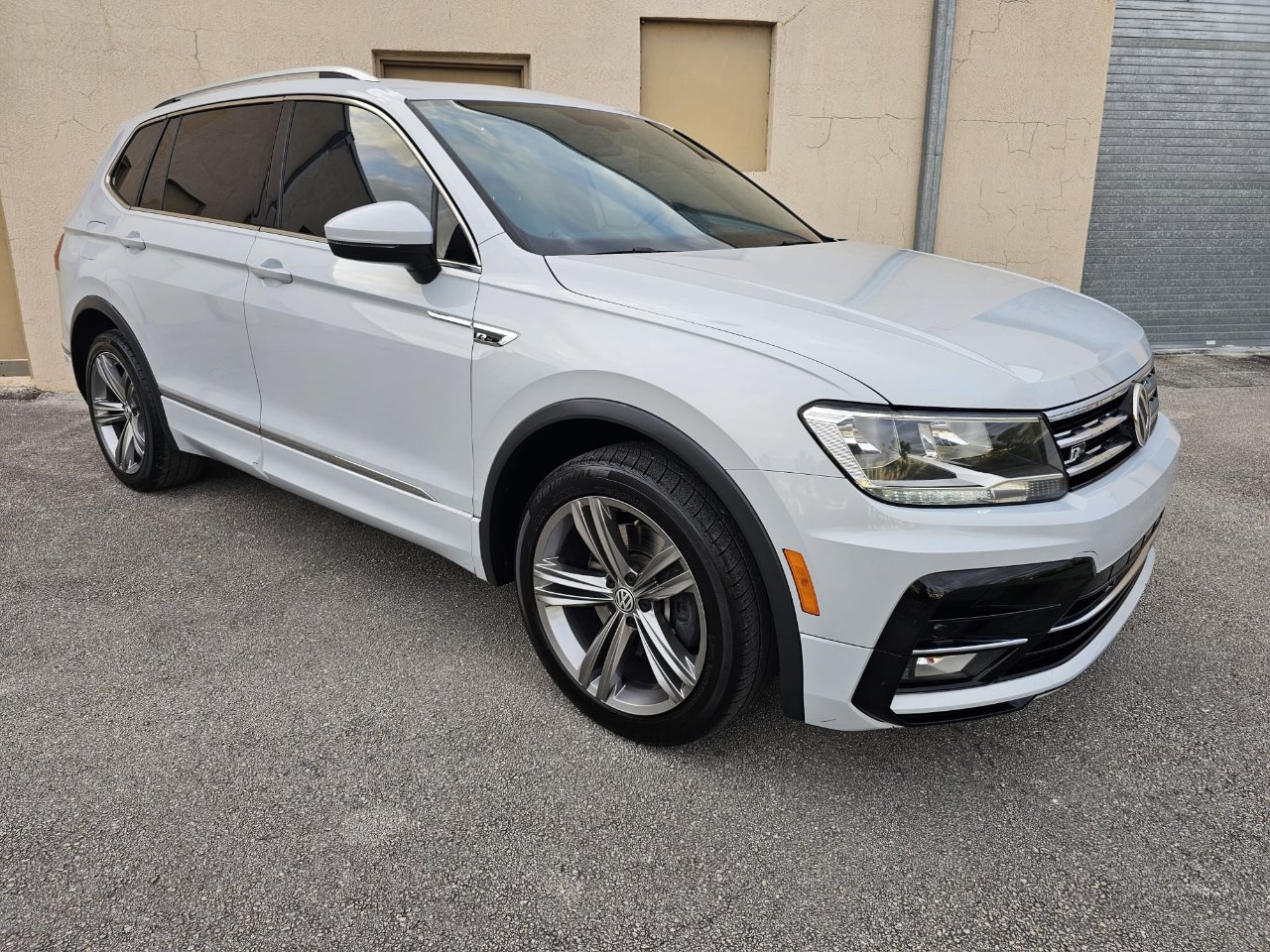 Used 2019 Volkswagen Tiguan SEL R-Line image 11