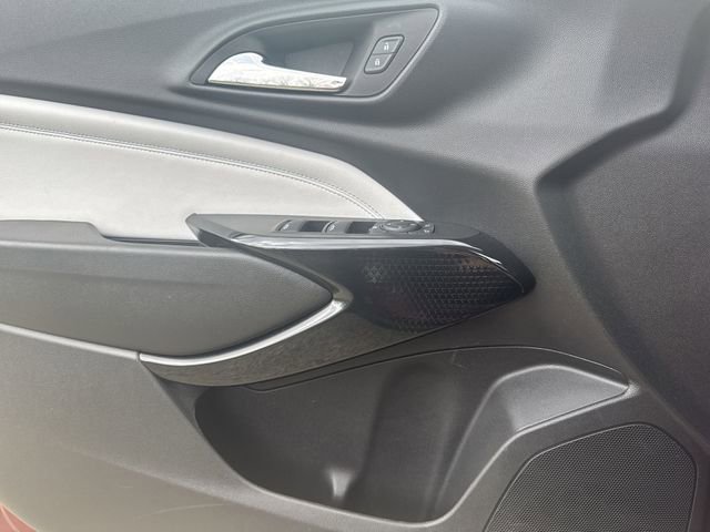 Certified 2025 Chevrolet Trax LT w/ LT Convenience Package image 22