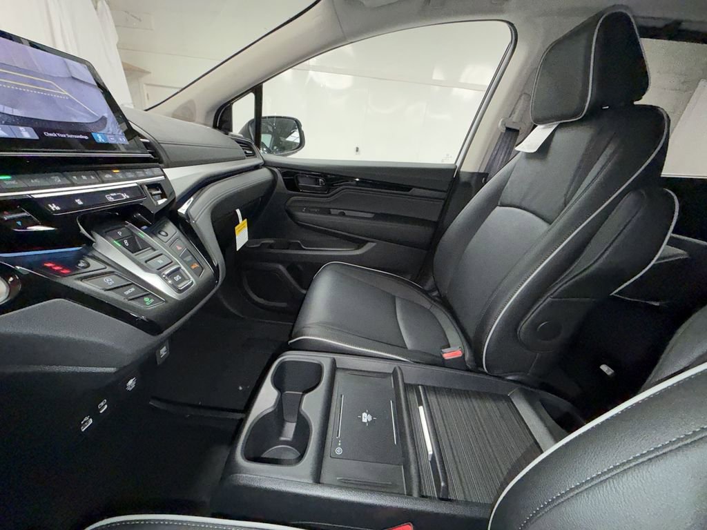 New 2026 Honda Odyssey Touring image 22