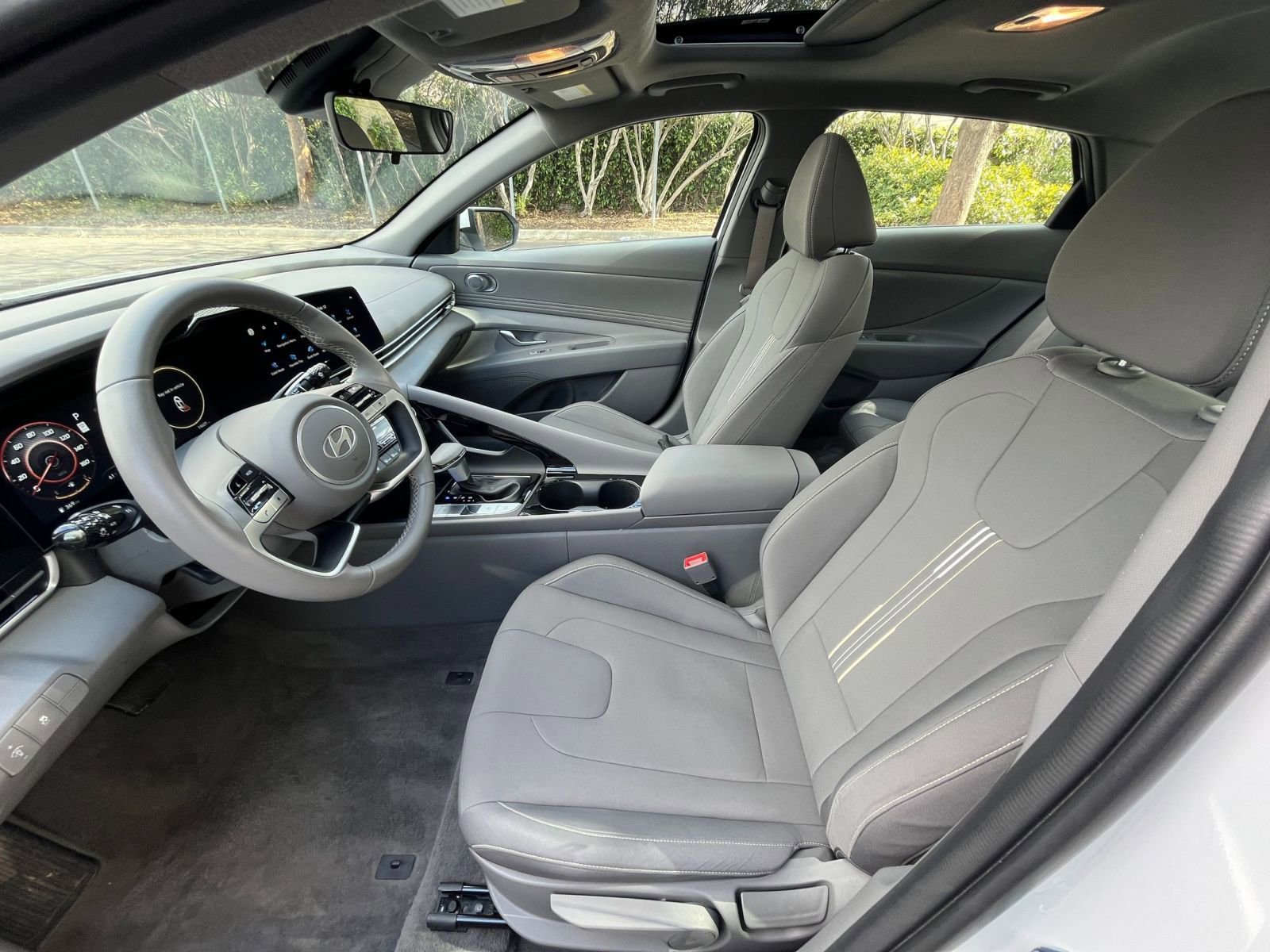 Used 2025 Hyundai Elantra SEL image 27