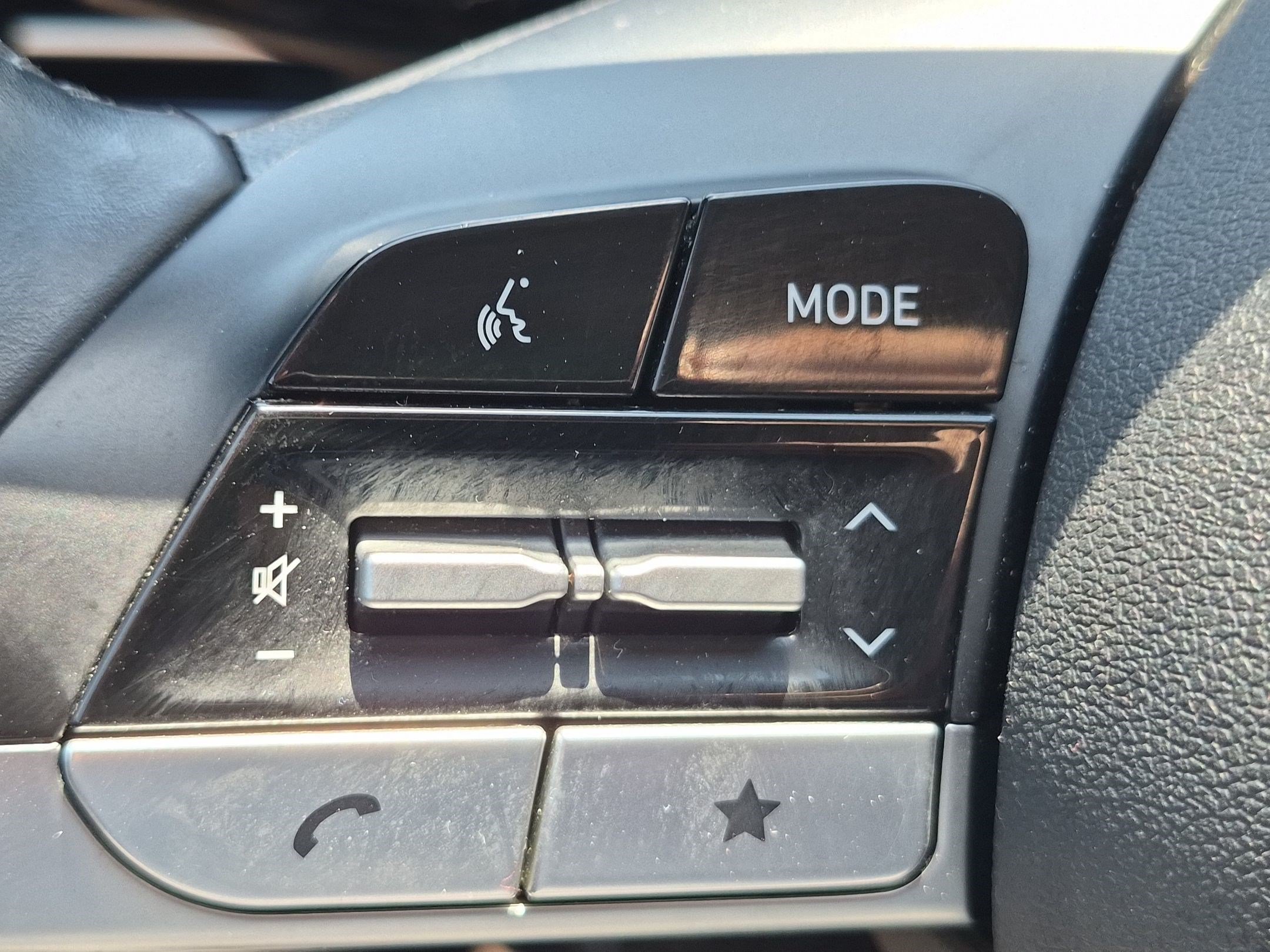 Certified 2025 Hyundai Elantra SEL FWD image 17