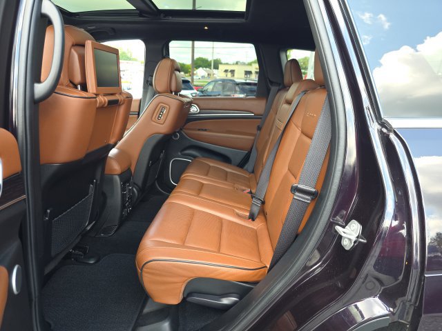 Used 2021 Jeep Grand Cherokee Summit w/ Platinum Series Group AWD/4WD image 25