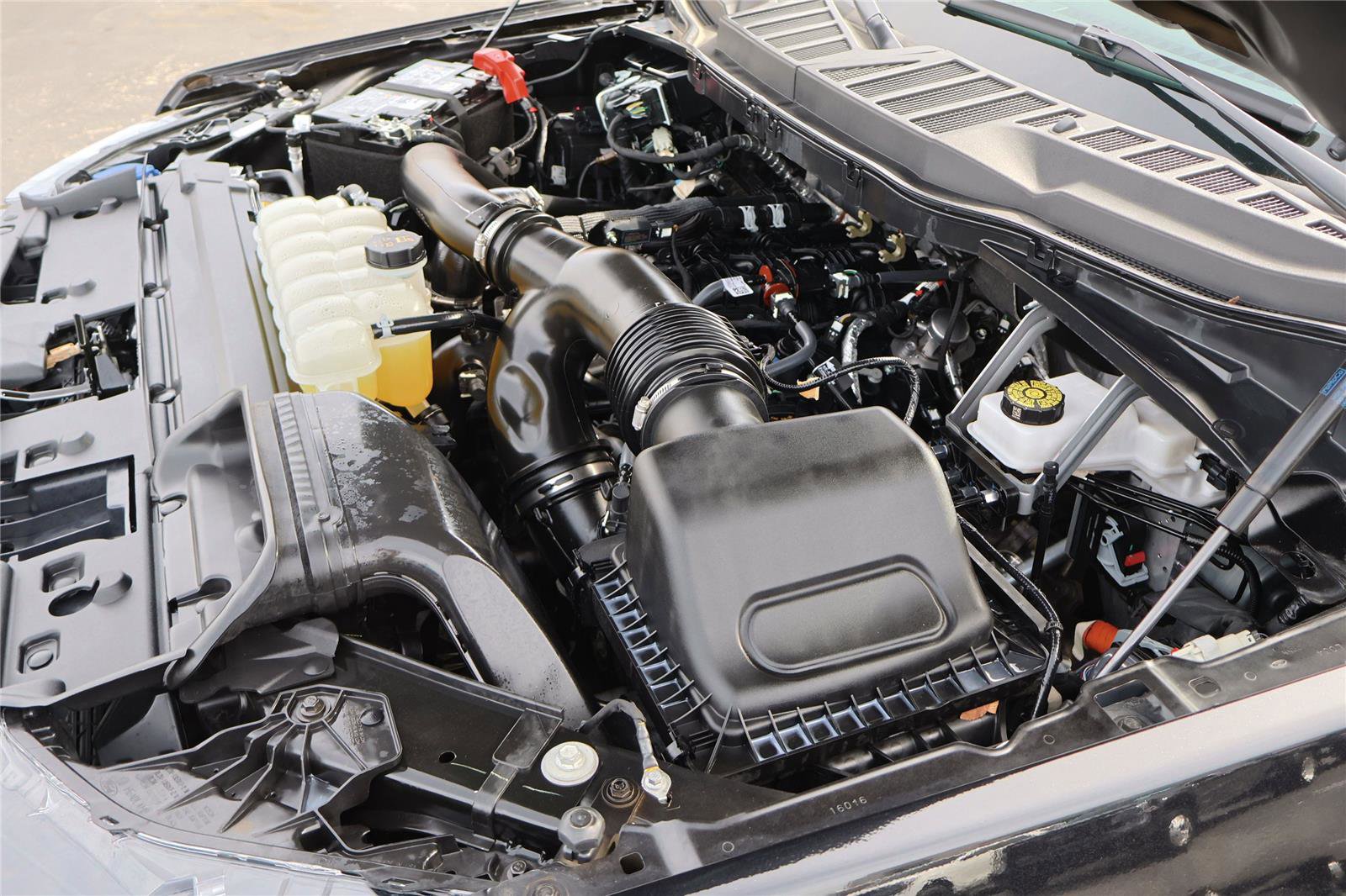 Certified 2025 Ford F150 Lariat w/ Equipment Group 501A Mid image 35