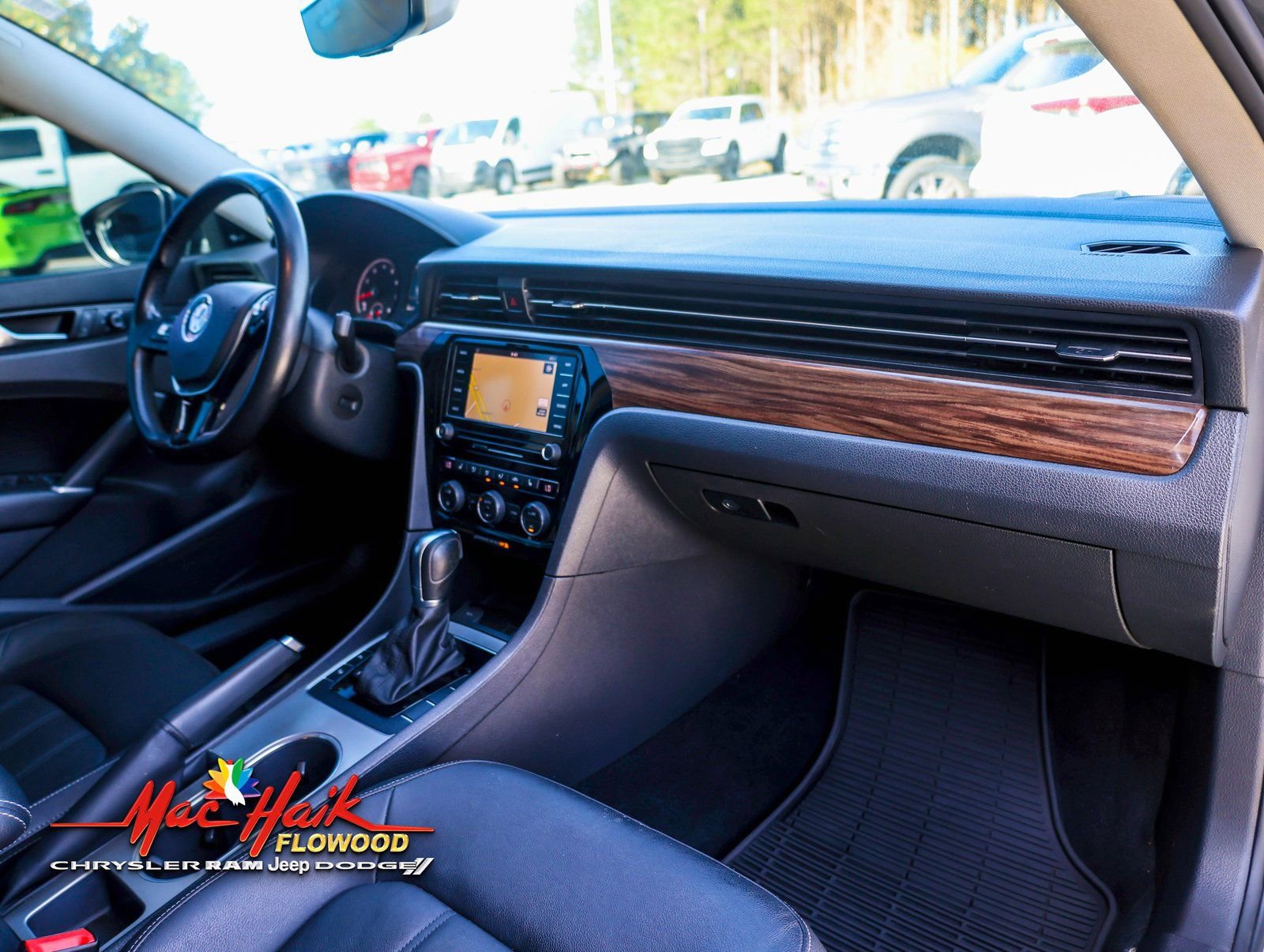 Used 2020 Volkswagen Passat 2.0T SEL image 12