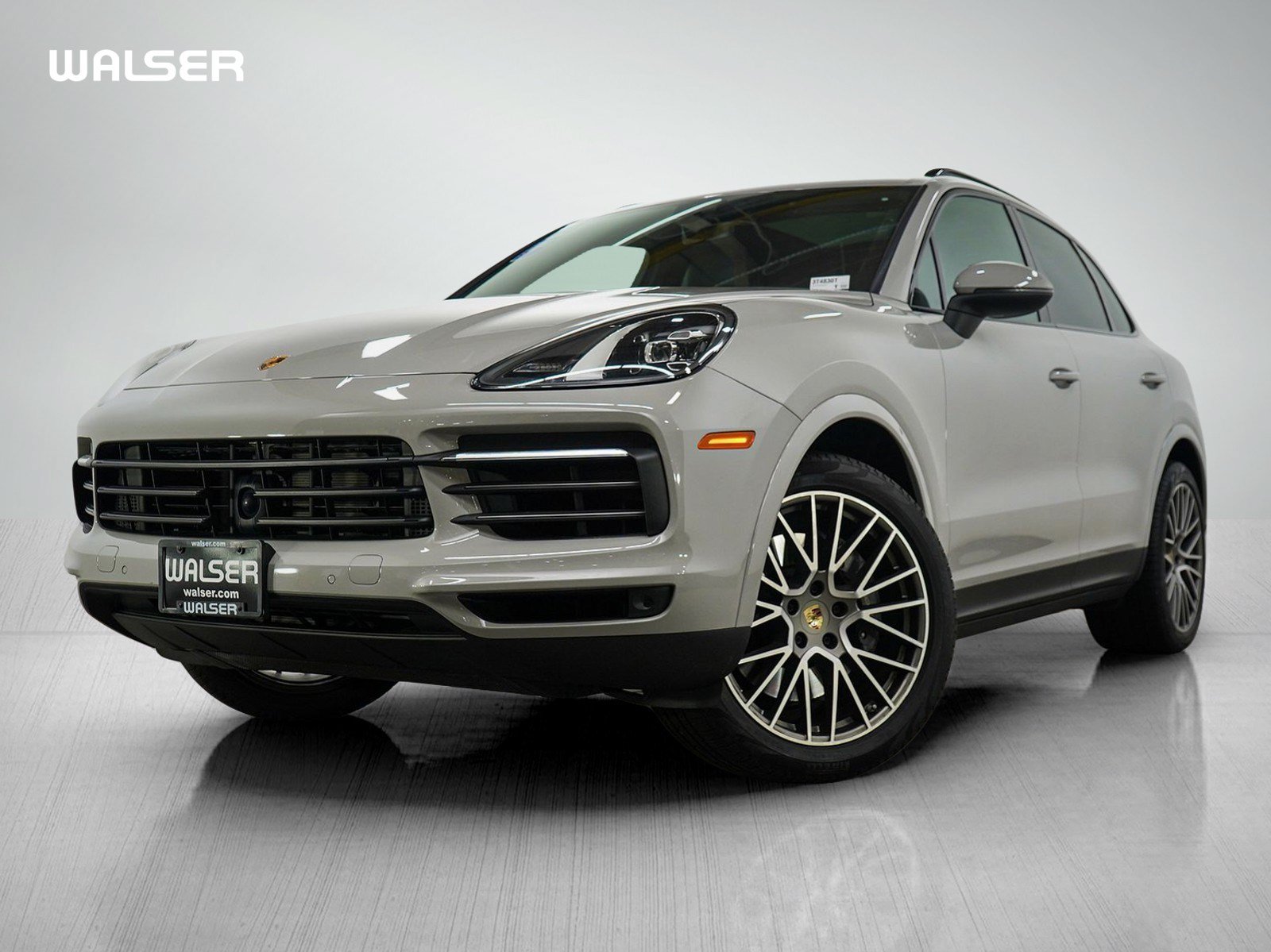 Used 2023 Porsche Cayenne Platinum Edition AWD/4WD image 1