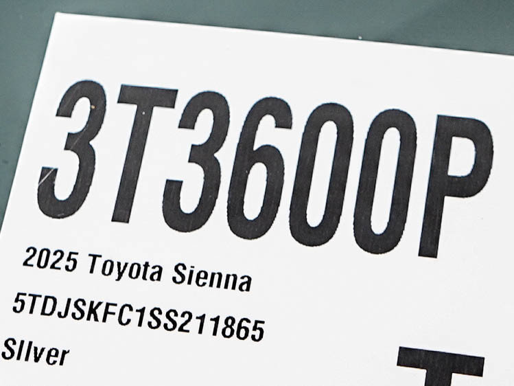 Used 2025 Toyota Sienna XLE w/ XLE Plus Package AWD/4WD image 32