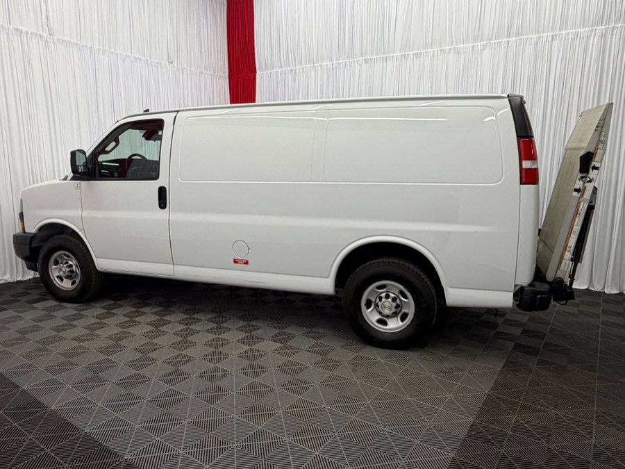 Used 2021 Chevrolet Express 3500 w/ Driver Convenience Package RWD image 5