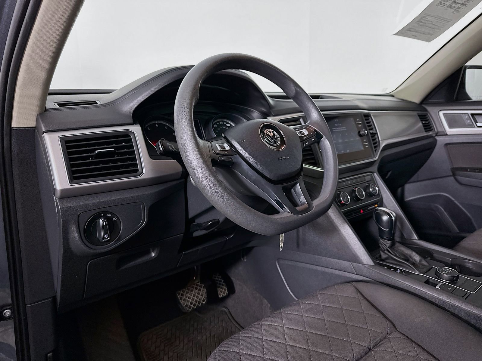 Used 2018 Volkswagen Atlas Launch Edition image 10