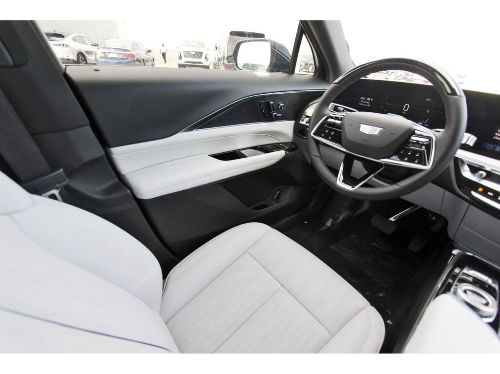 New 2026 Cadillac Lyriq Luxury AWD/4WD image 8