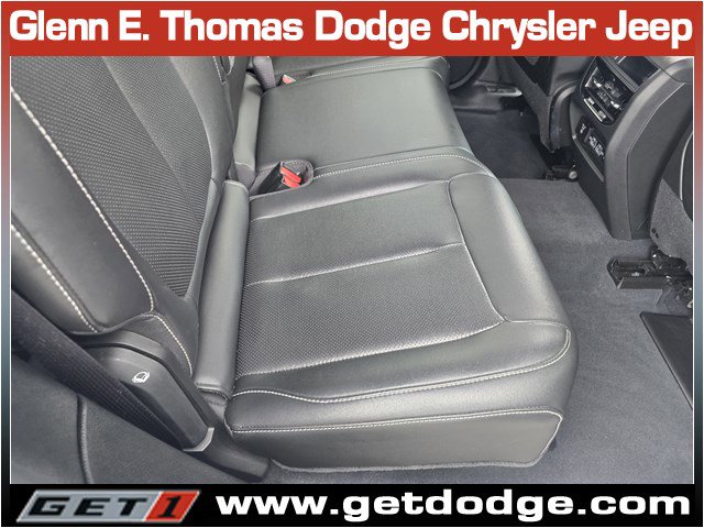 Certified 2023 Jeep Grand Cherokee Limited w/ Luxury Tech Group II RWD image 32