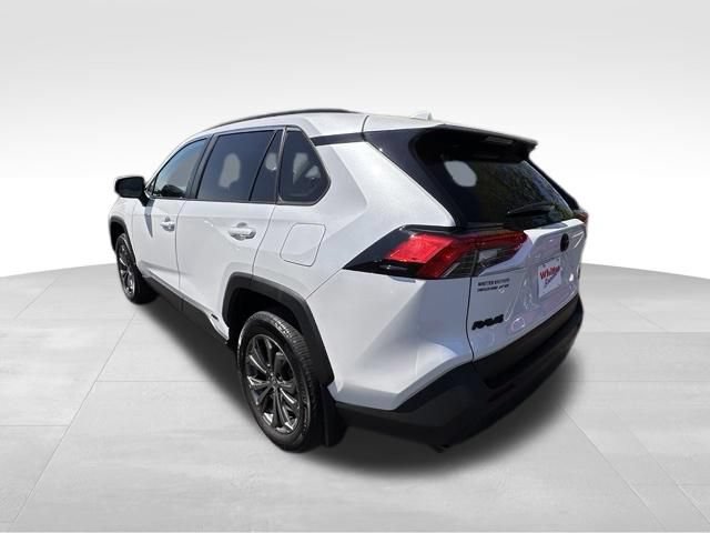 Used 2023 Toyota RAV4 XLE Premium AWD/4WD image 5