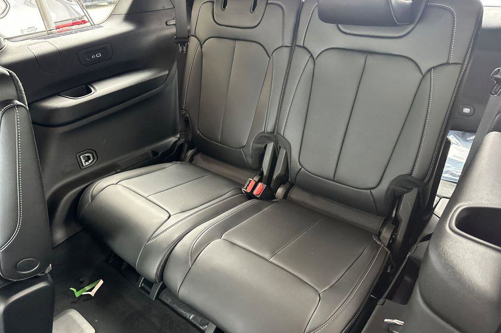 New 2026 Jeep Grand Cherokee L Limited AWD/4WD image 15