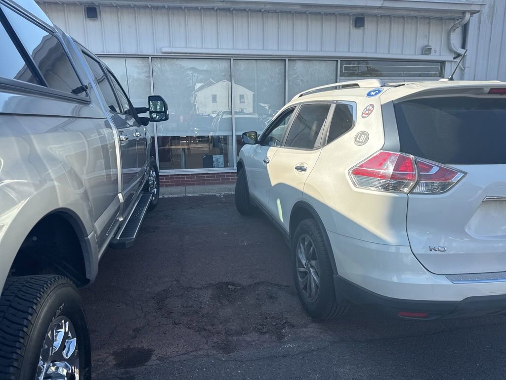 Used 2015 Nissan Rogue SL w/ SL Premium Package image 5