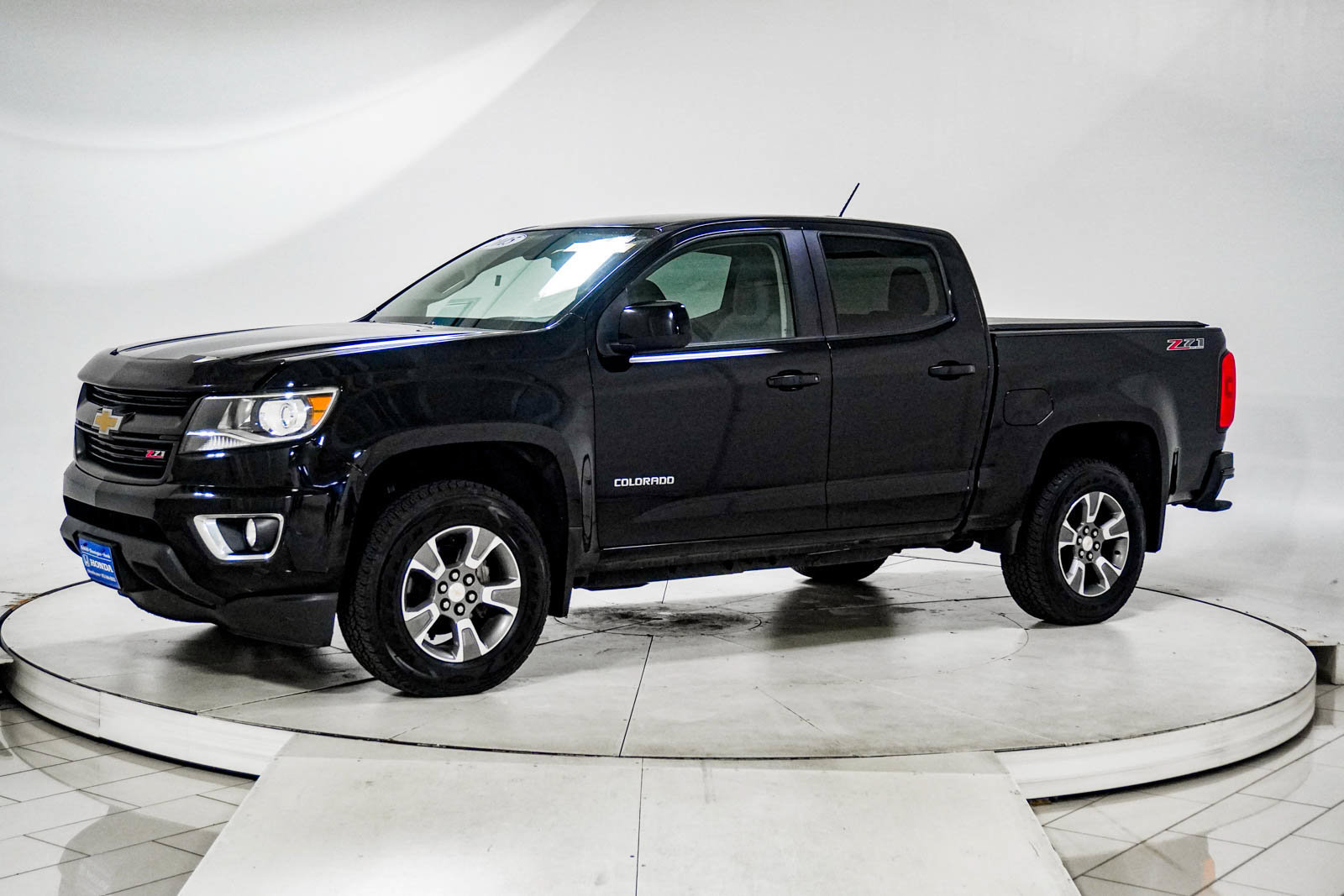 Used 2015 Chevrolet Colorado Z71 AWD/4WD image 3