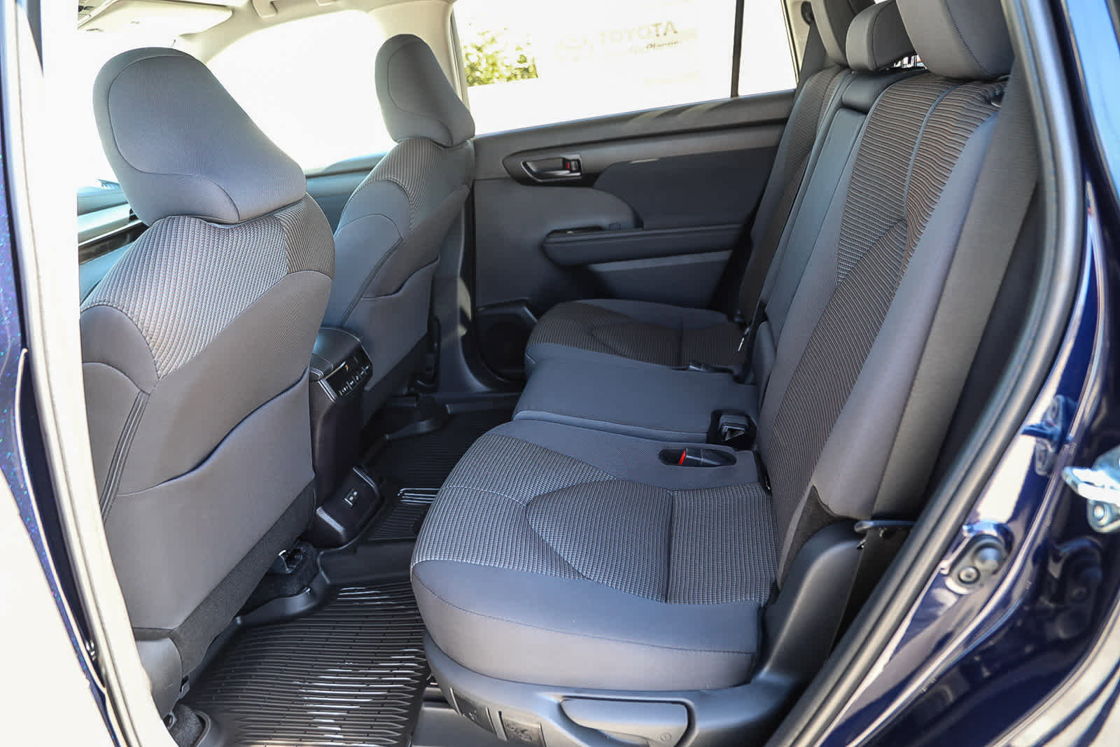 New 2025 Toyota Highlander LE image 19