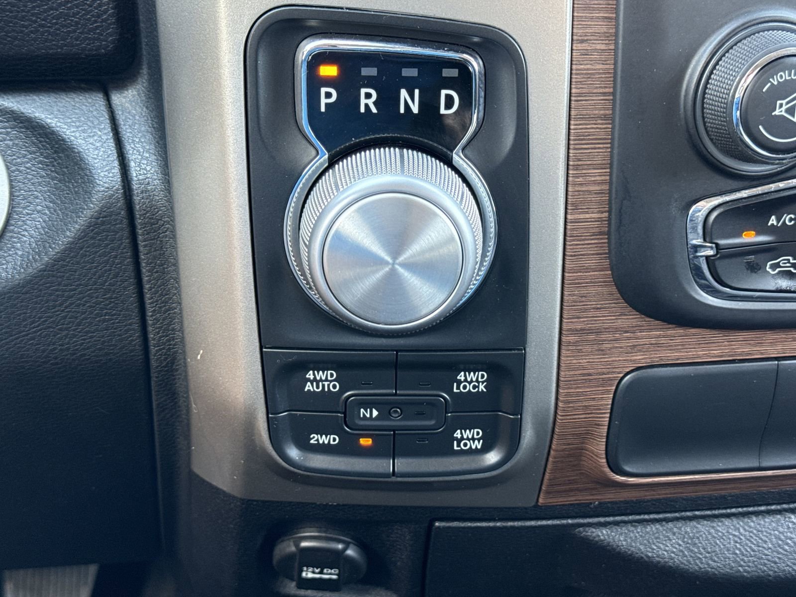 Used 2014 RAM 1500 Laramie AWD/4WD image 24