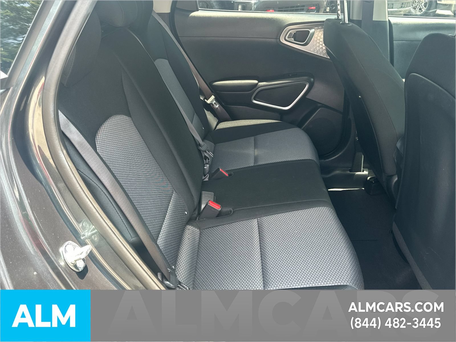 Used 2025 Kia Soul LX w/ LX Technology Package FWD image 17