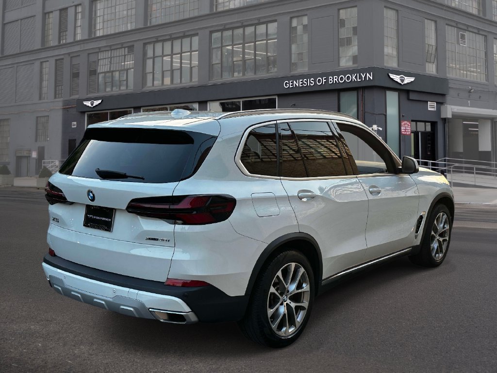 Used 2024 BMW X5 xDrive40i AWD/4WD image 5
