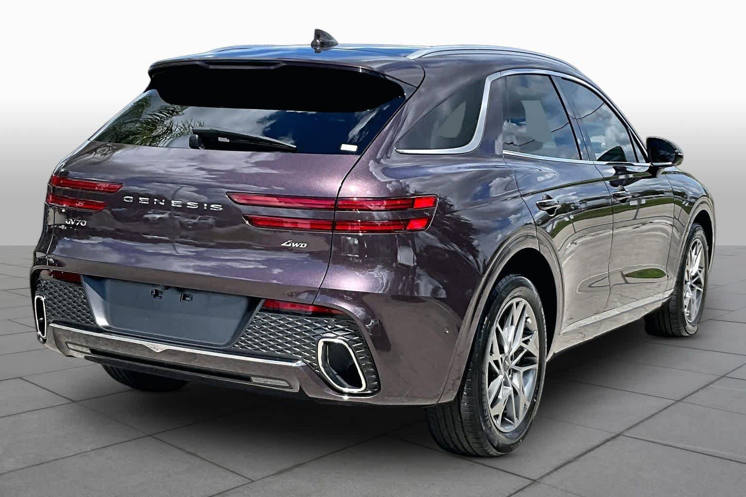 Used 2022 Genesis GV70 2.5T w/ Advanced Package AWD/4WD image 13