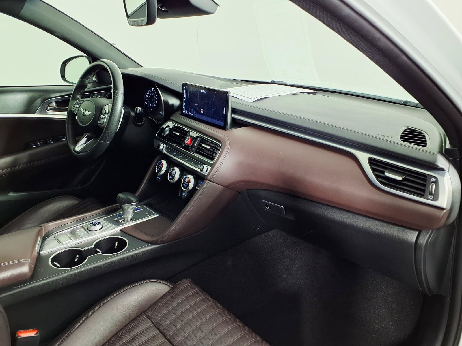 Used 2022 Genesis G70 2.0T w/ Prestige Package RWD image 9