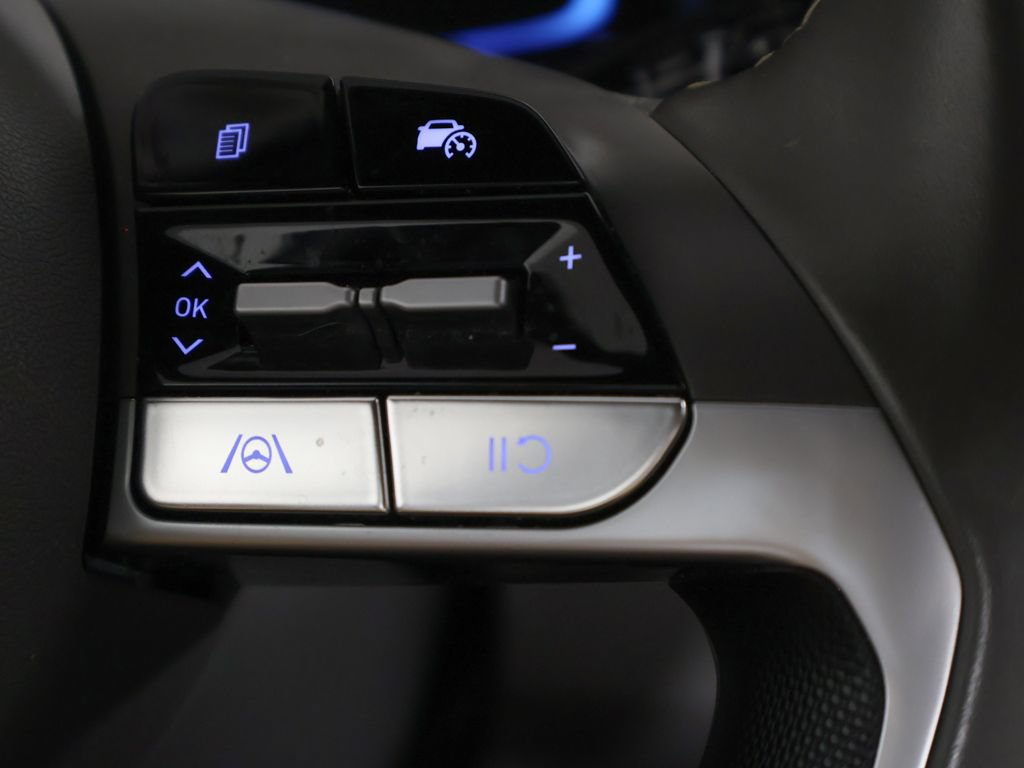 Certified 2025 Hyundai Elantra Sport FWD image 34