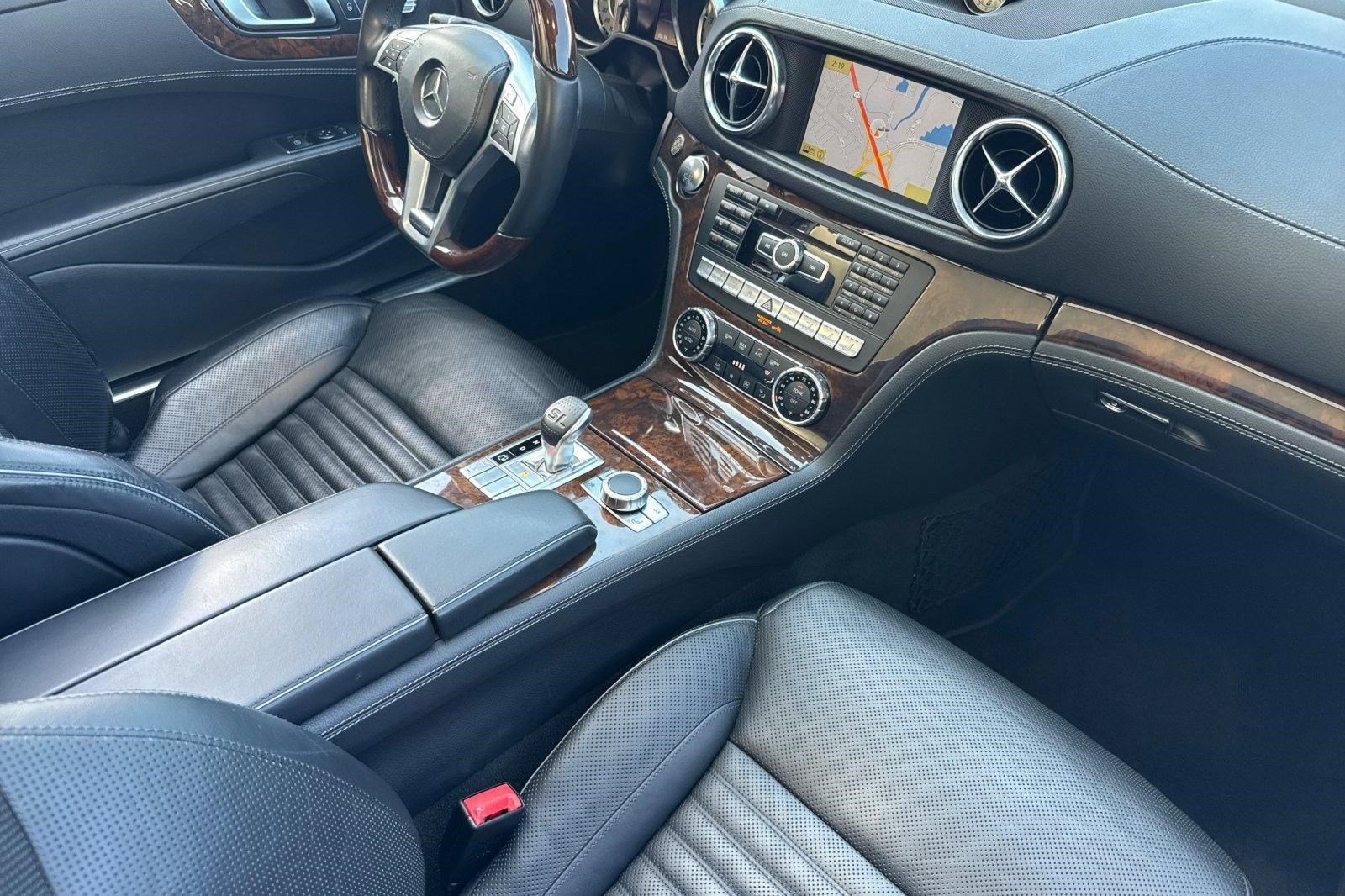Used 2013 Mercedes-Benz SL 550 w/ Premium Pkg image 30