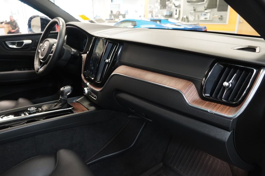 Used 2020 Volvo XC60 T5 Inscription w/ Protection Package image 29