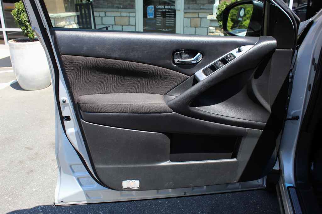 Used 2014 Nissan Murano SV AWD/4WD image 11