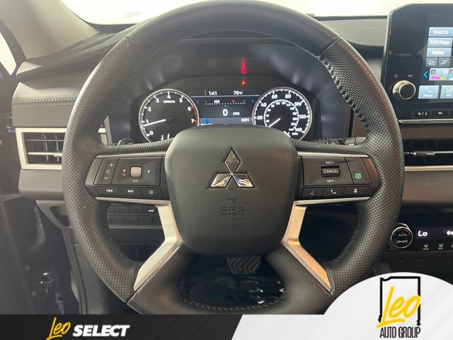 Used 2024 Mitsubishi Outlander SE AWD/4WD image 14
