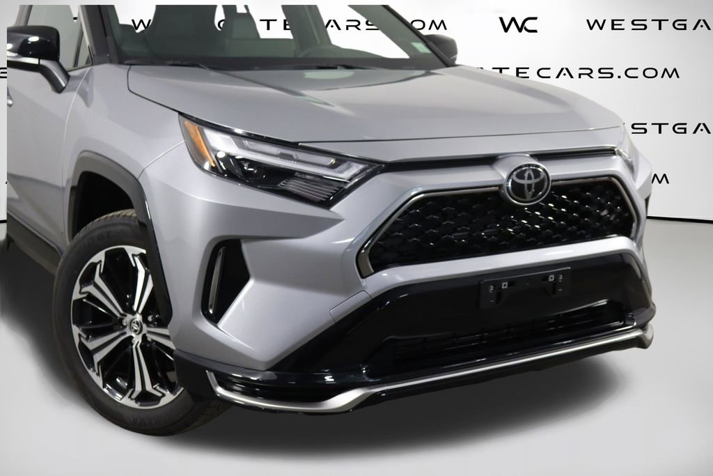 Used 2025 Toyota RAV4 XSE w/ Weather Package AWD/4WD image 49