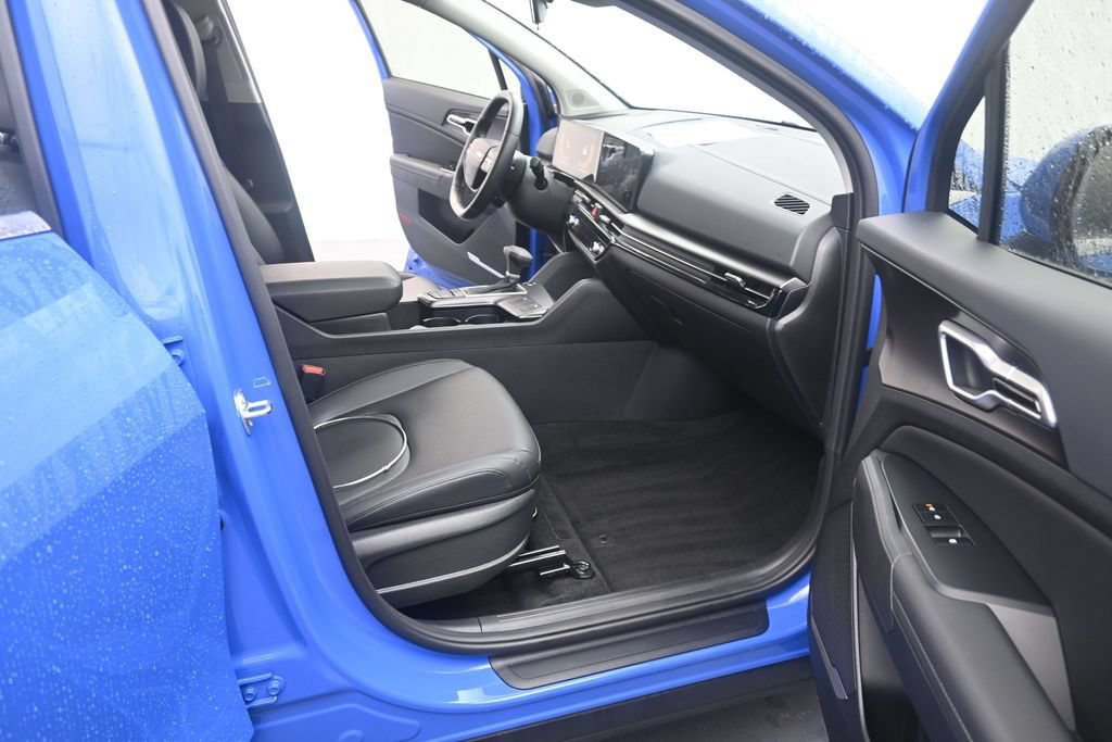 Used 2026 Kia Sportage EX FWD image 19