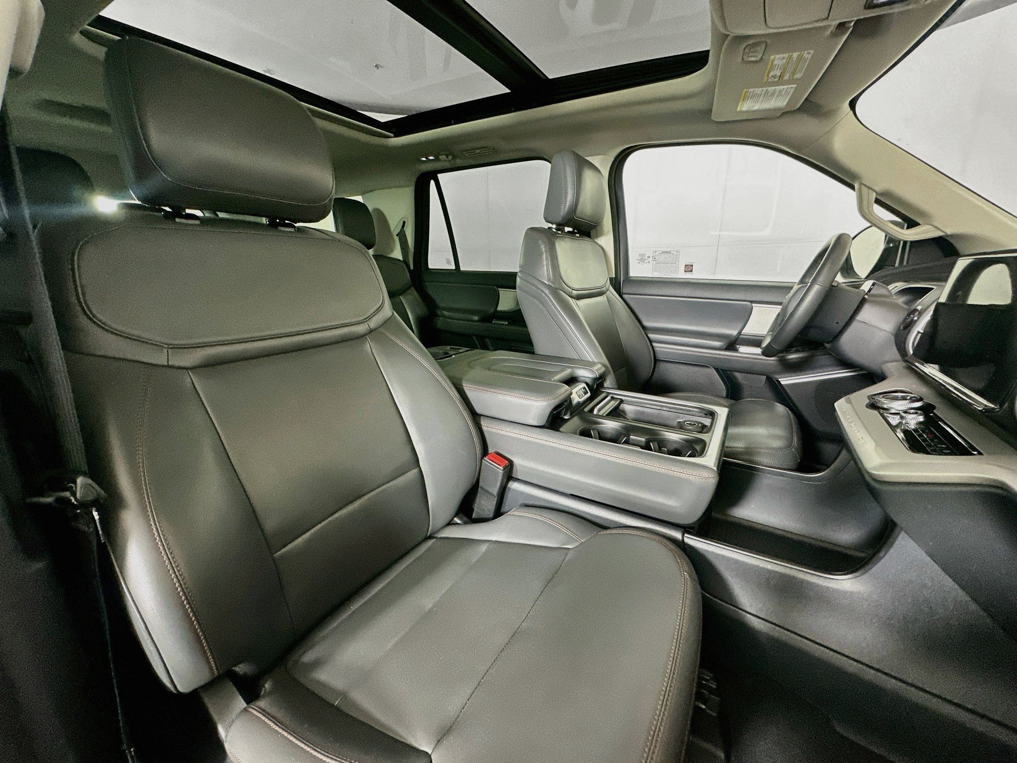 Used 2025 Ford Expedition Max Active AWD/4WD image 34