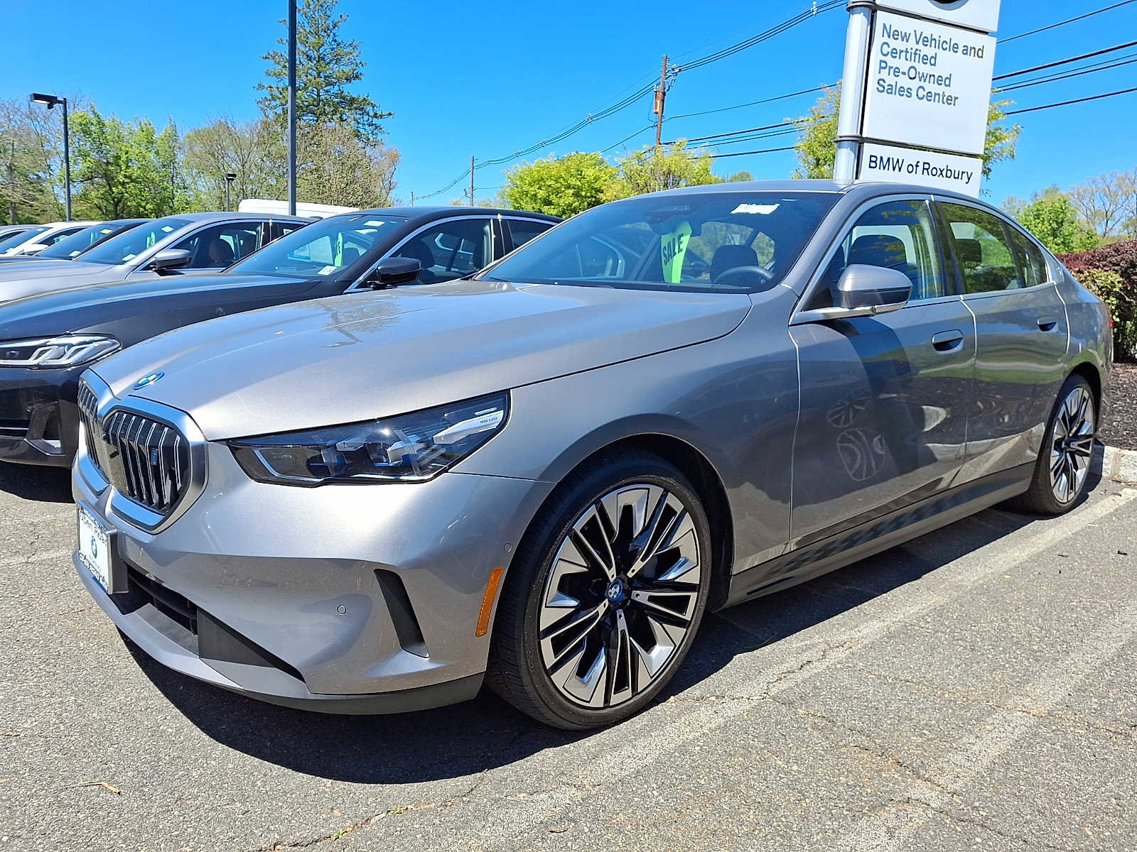 Used 2025 BMW i5 xDrive40 w/ Premium Package AWD/4WD image 3