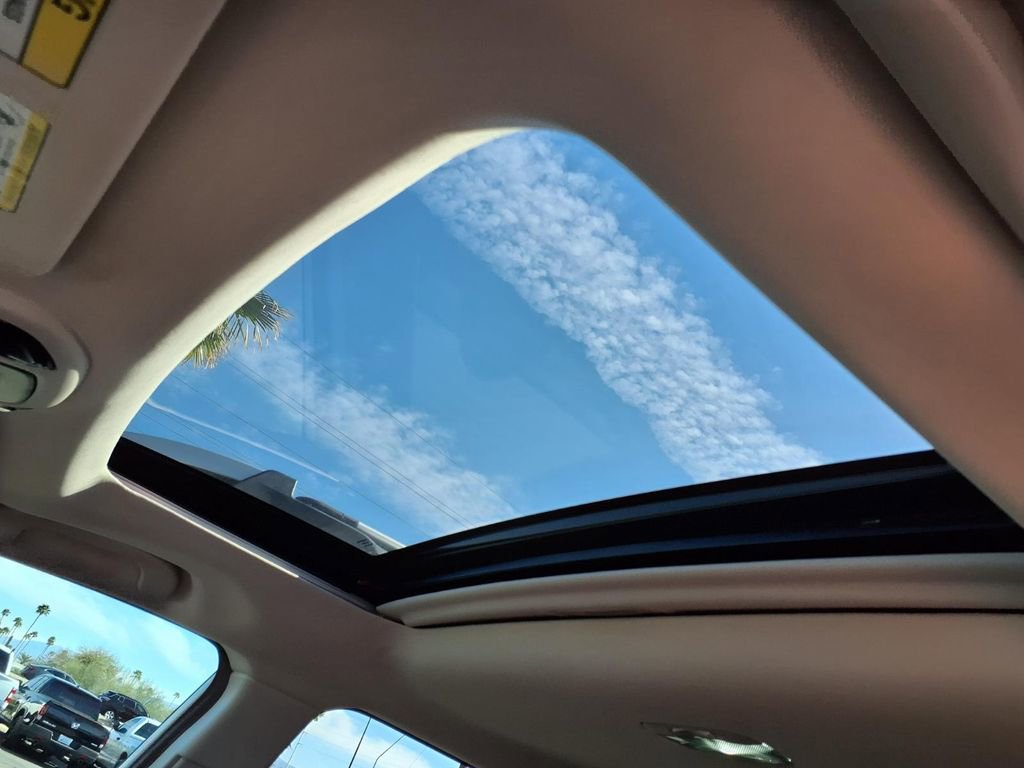 Used 2020 Subaru Outback Touring w/ Popular Package #2 image 3