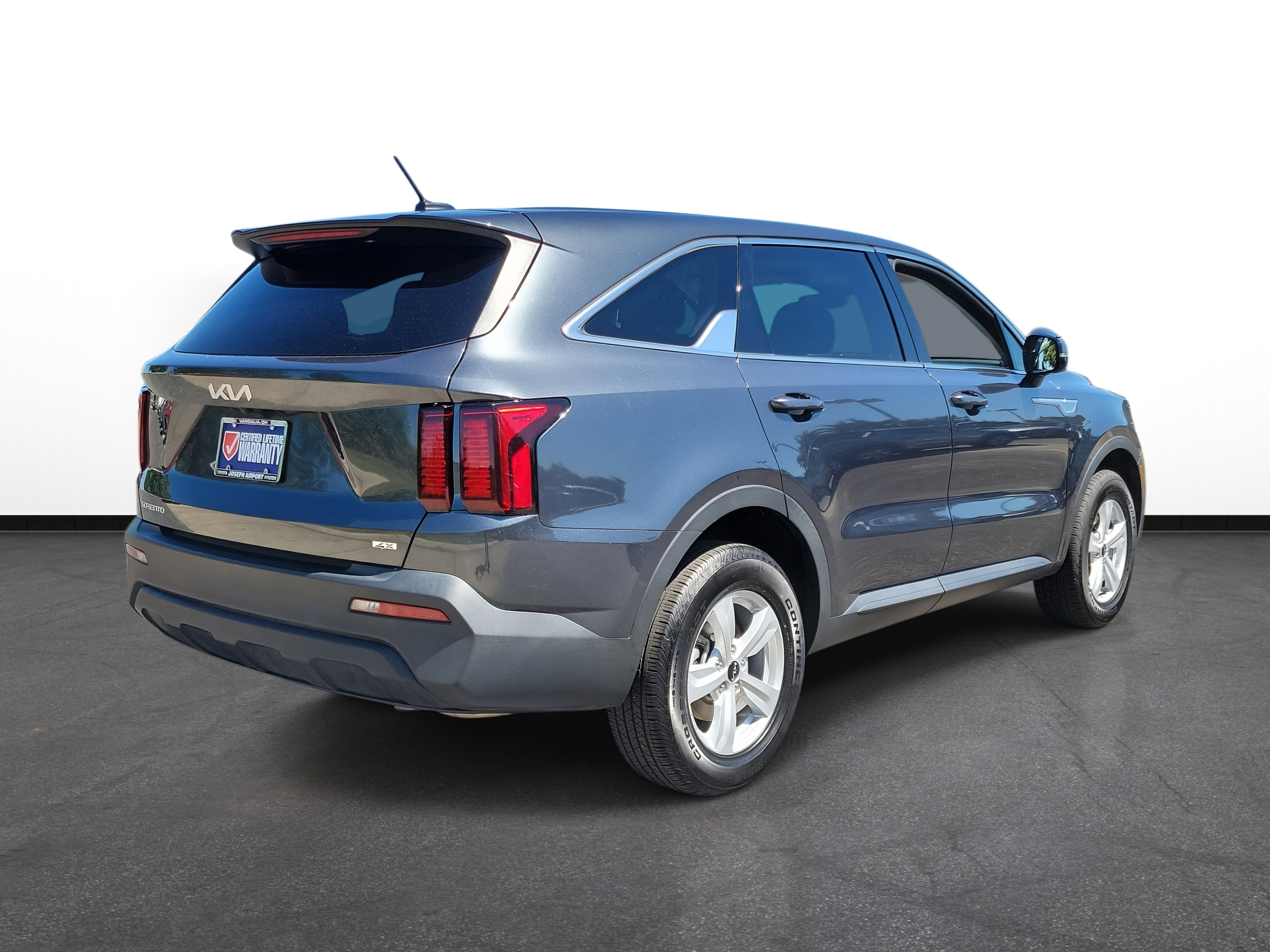 Used 2023 Kia Sorento LX image 4