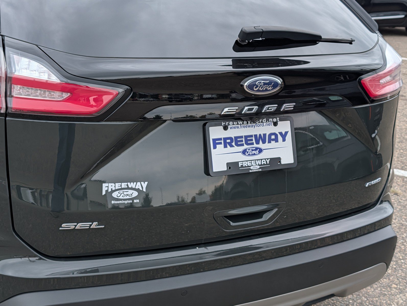 Used 2024 Ford Edge SEL AWD/4WD image 10
