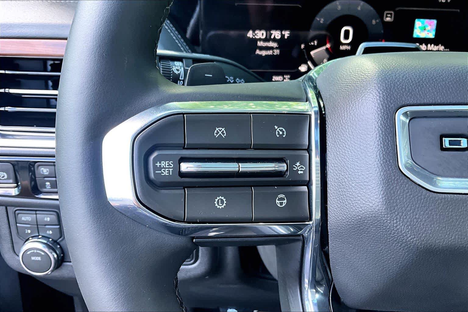 Used 2026 GMC Yukon Denali w/ Denali Reserve Package AWD/4WD image 23