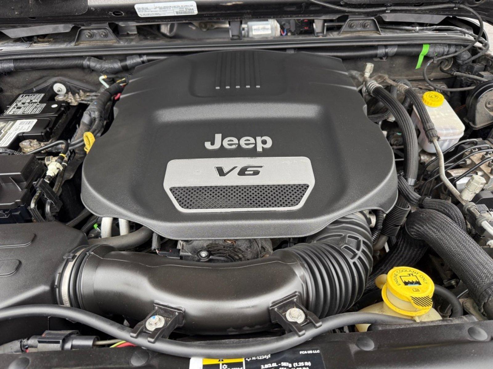 Used 2018 Jeep Wrangler Unlimited Sahara w/ Connectivity Group image 37