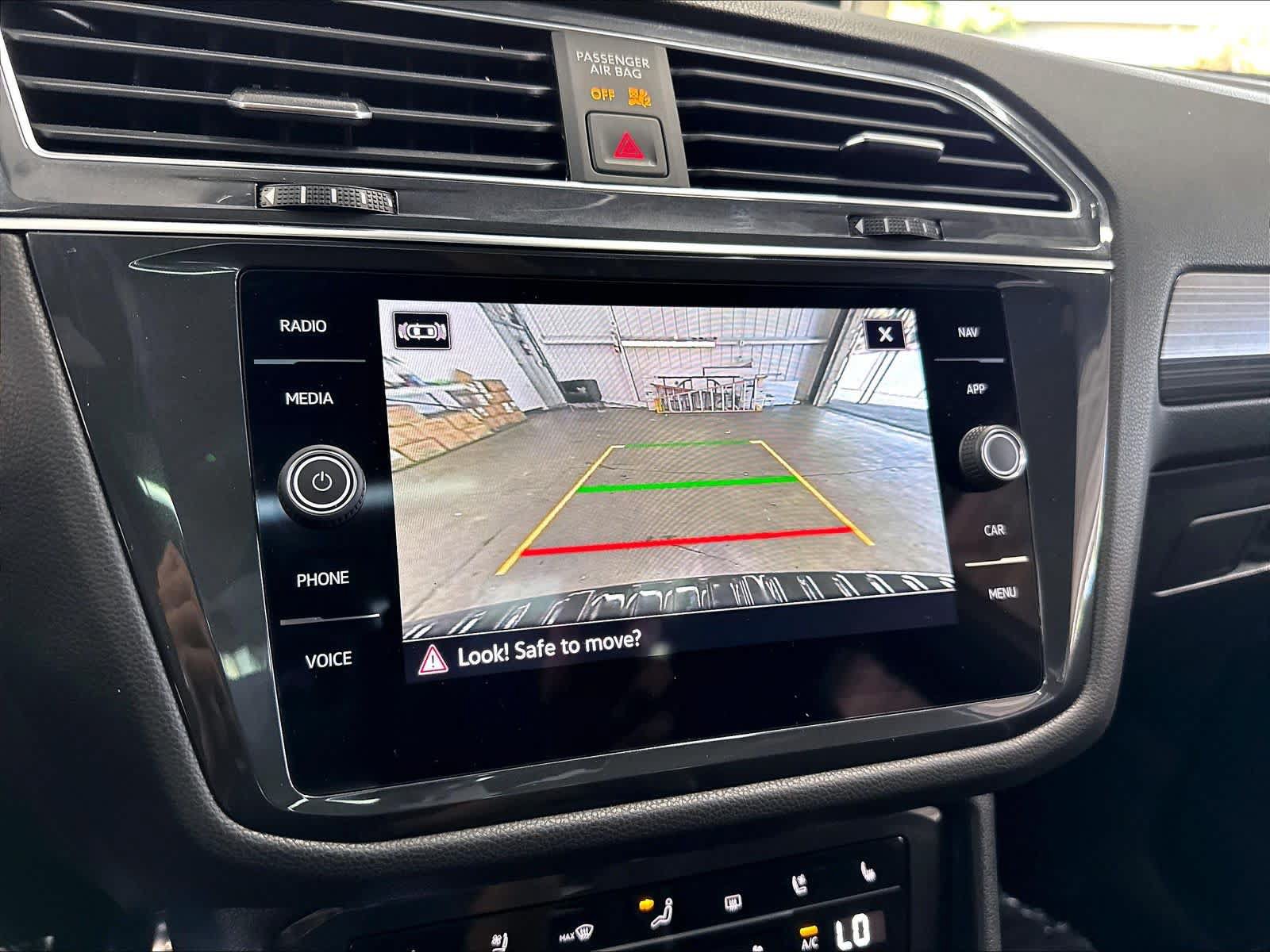 Used 2023 Volkswagen Tiguan SEL R-Line AWD/4WD image 17
