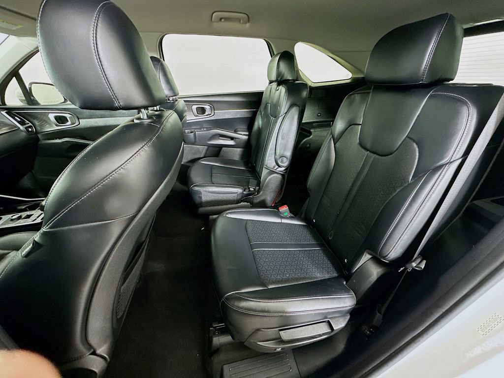 Certified 2022 Kia Sorento S image 29