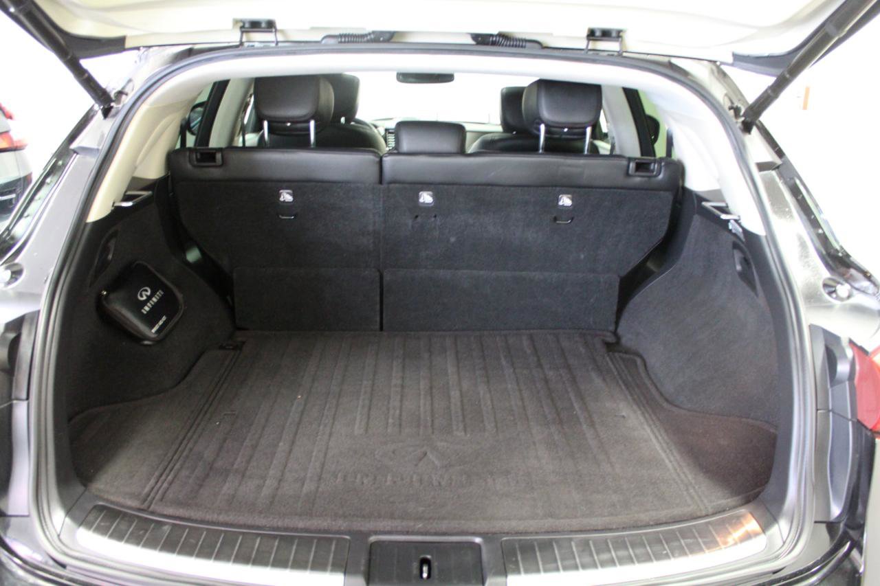 Used 2014 INFINITI QX70 AWD w/ Premium Package image 30