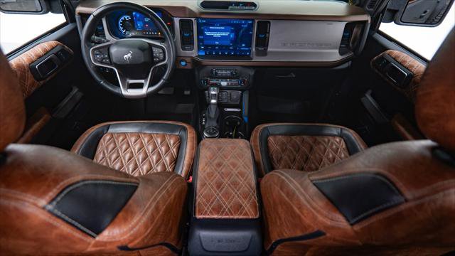 Used 2022 Ford Bronco Outer Banks image 2