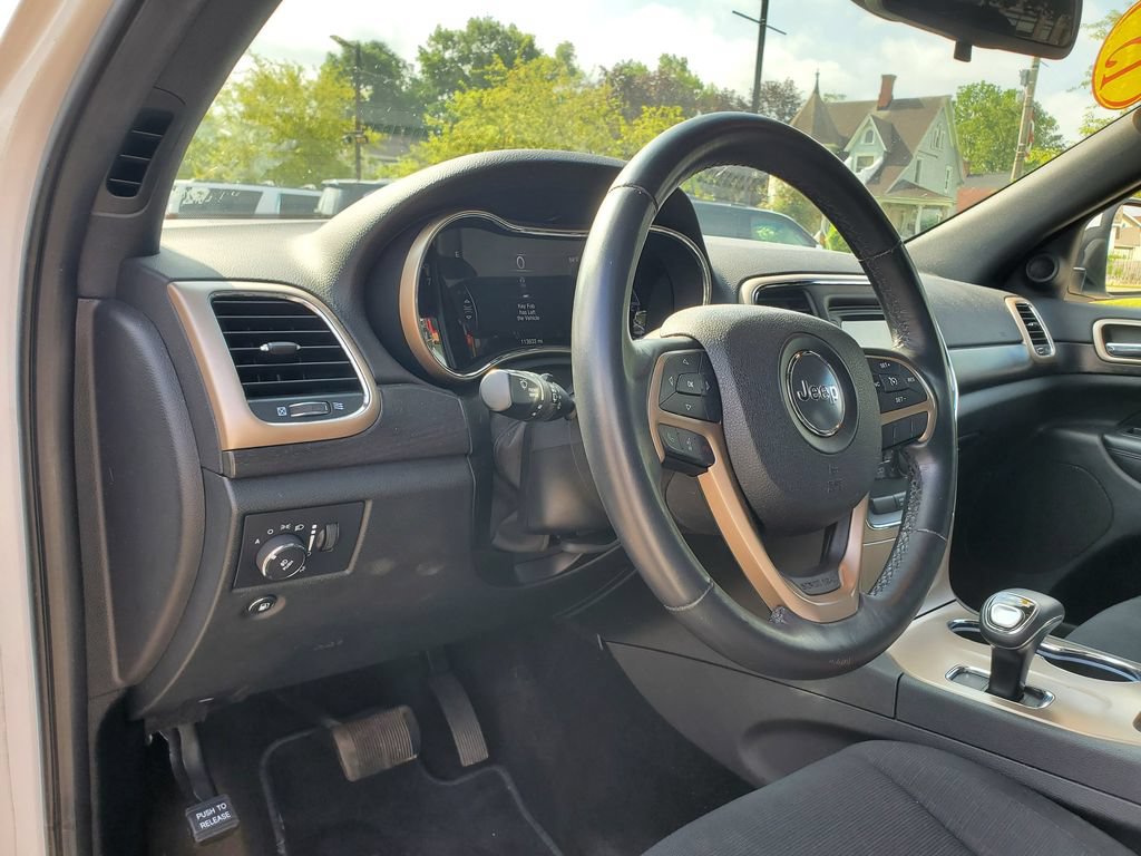 Used 2015 Jeep Grand Cherokee Laredo RWD image 15