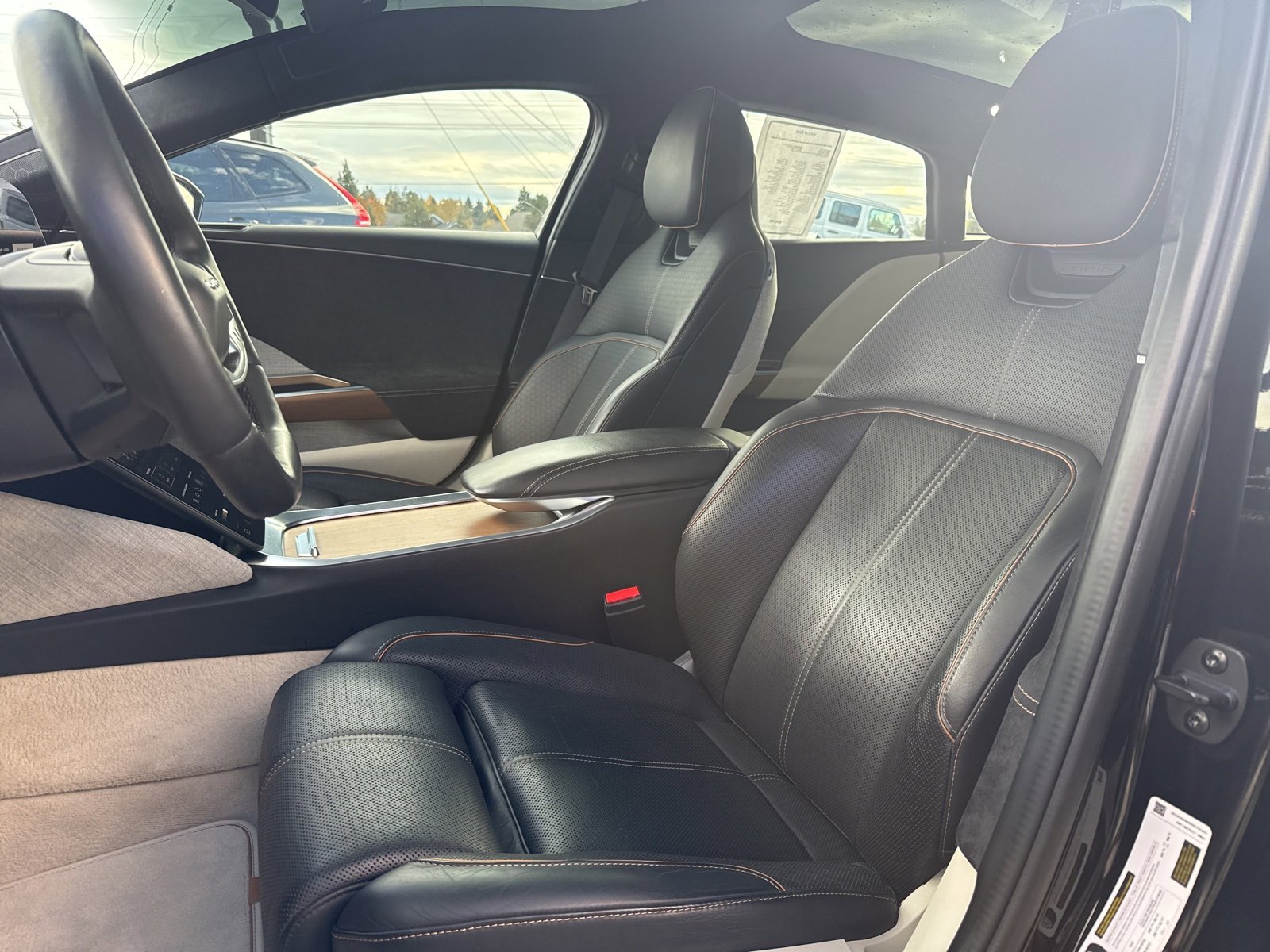 Used 2022 Lucid Air Grand Touring image 9