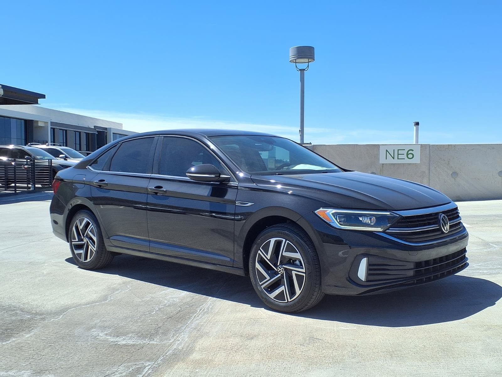 Used 2024 Volkswagen Jetta SEL FWD image 8