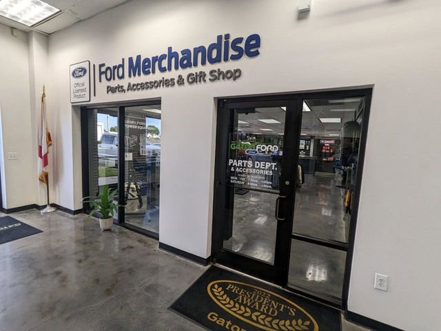 Certified 2022 Ford Edge SE image 29