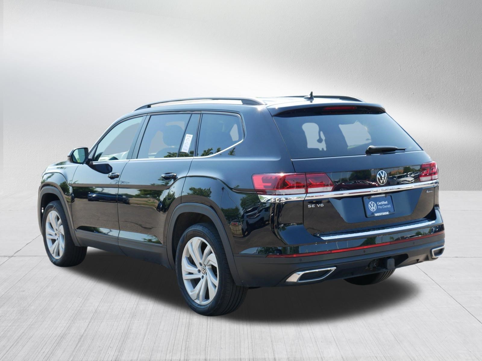 Certified 2023 Volkswagen Atlas SE w/ Panoramic Sunroof Package AWD/4WD image 5